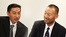 写真：右・代表取締役社長 辻口 寛一 様　左・採用支援事業部長 稲垣 文隆 様